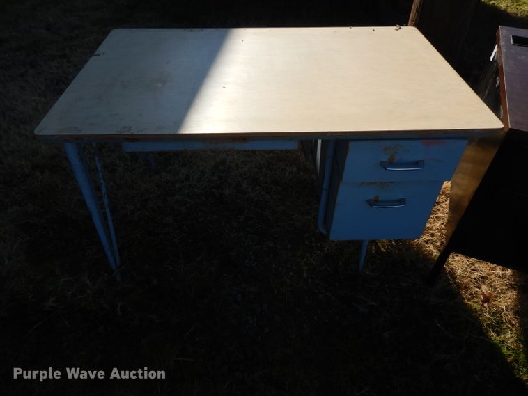 image for item GJ9139 (3) desks