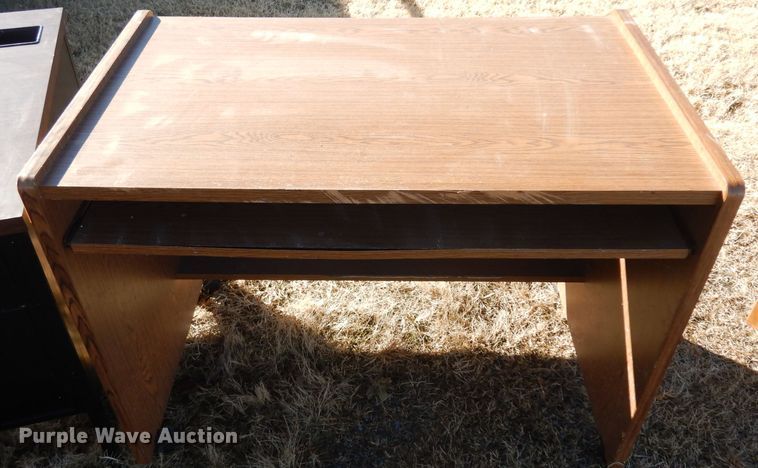 image for item GJ9139 (3) desks