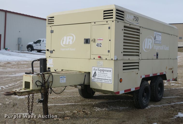 image for item DB10087 2008 Ingersoll Rand XHP750 air compressor