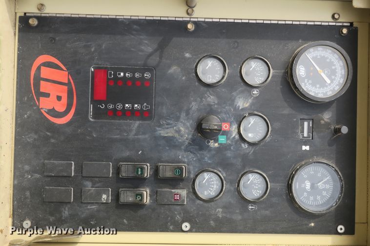 image for item DB10087 2008 Ingersoll Rand XHP750 air compressor