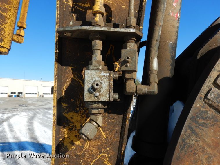 image for item DE4212 2012 Komatsu PC88MR-8 mini excavator