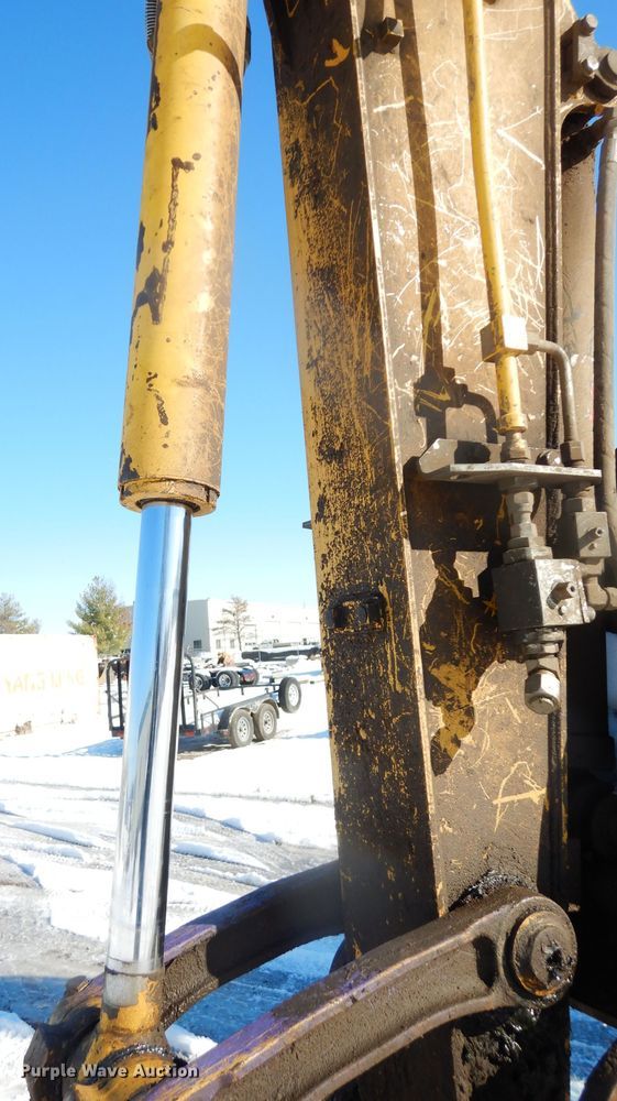 image for item DE4212 2012 Komatsu PC88MR-8 mini excavator