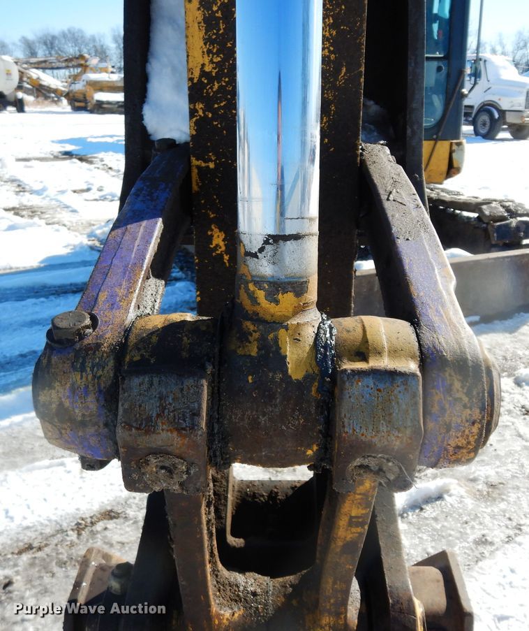 image for item DE4212 2012 Komatsu PC88MR-8 mini excavator