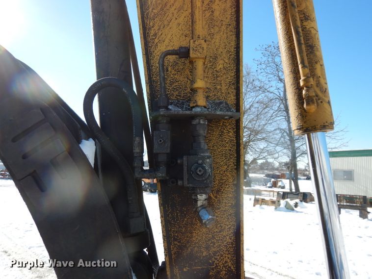 image for item DE4212 2012 Komatsu PC88MR-8 mini excavator