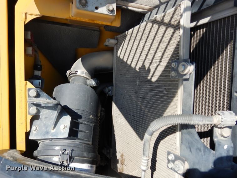 image for item DE4212 2012 Komatsu PC88MR-8 mini excavator