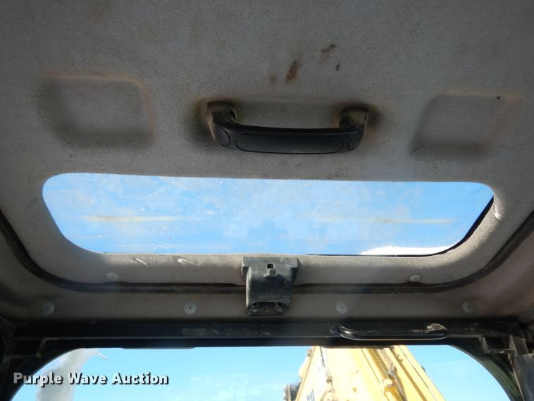 image for item DE4212 2012 Komatsu PC88MR-8 mini excavator