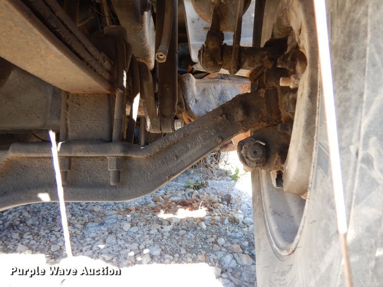 image for item DF2598 1989 Mack R690ST service truck