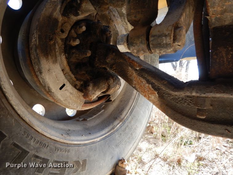 image for item DF2598 1989 Mack R690ST service truck