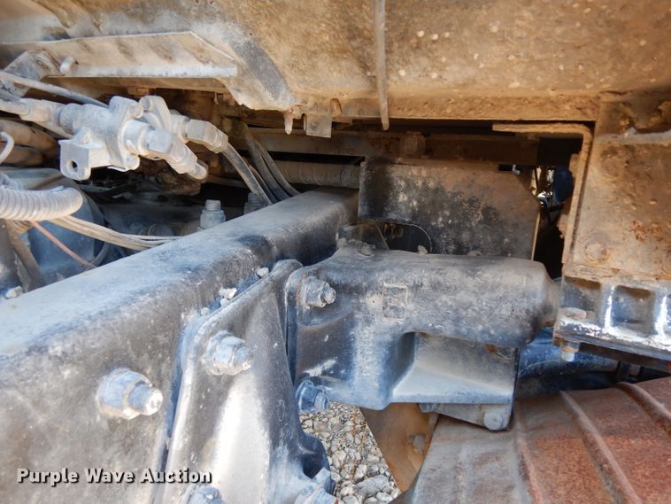 image for item DF2598 1989 Mack R690ST service truck