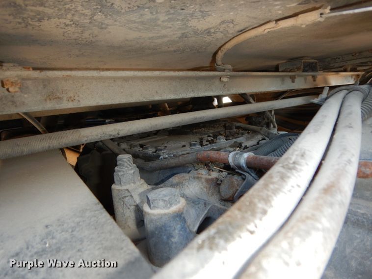 image for item DF2598 1989 Mack R690ST service truck