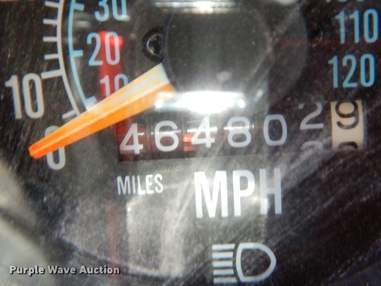 image for item DF2598 1989 Mack R690ST service truck