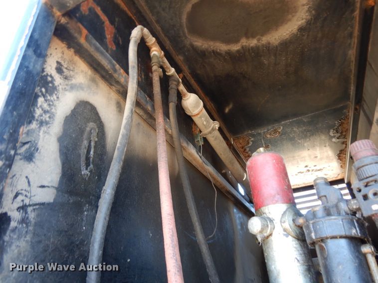 image for item DF2598 1989 Mack R690ST service truck