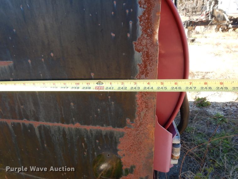 image for item DF2598 1989 Mack R690ST service truck