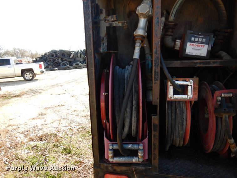 image for item DF2598 1989 Mack R690ST service truck