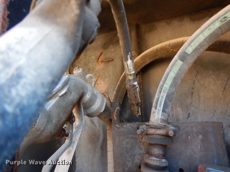 image for item DF2598 1989 Mack R690ST service truck