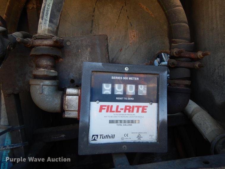 image for item DF2598 1989 Mack R690ST service truck