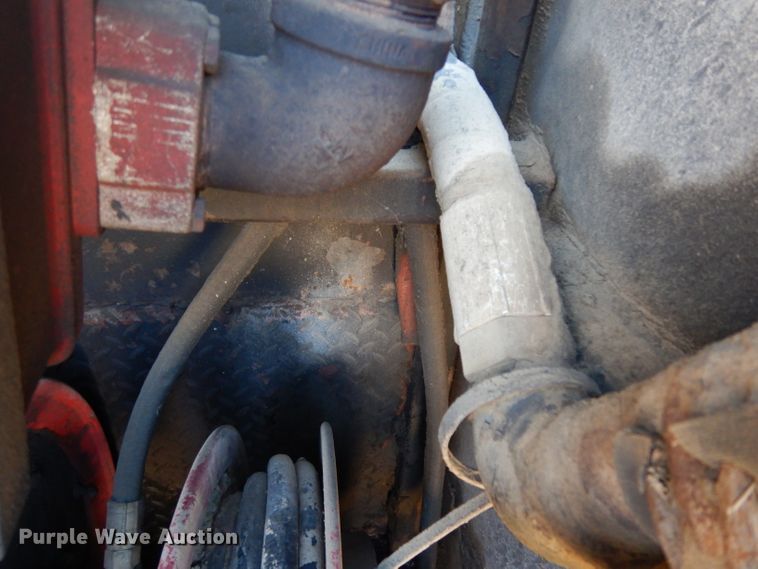 image for item DF2598 1989 Mack R690ST service truck