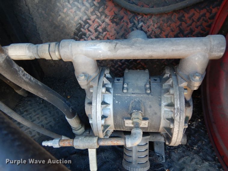 image for item DF2598 1989 Mack R690ST service truck