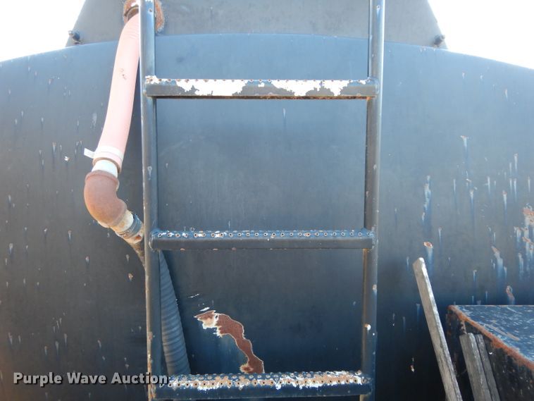 image for item DF2598 1989 Mack R690ST service truck