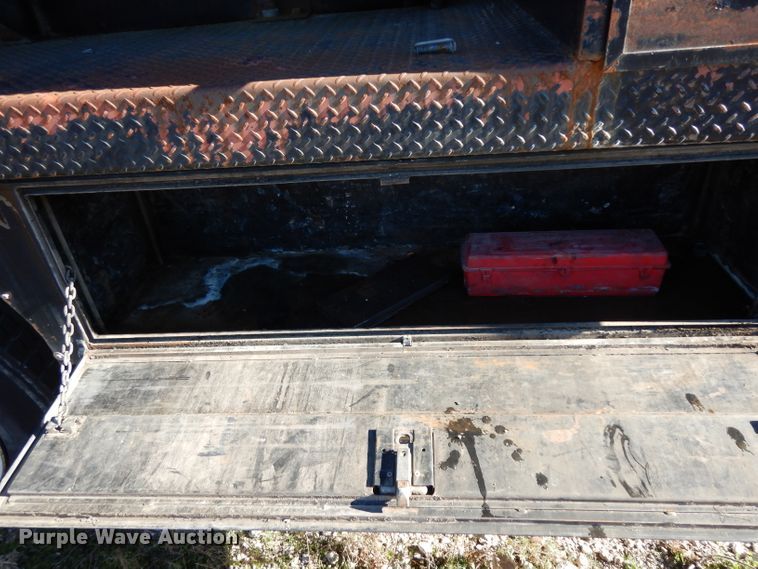 image for item DF2598 1989 Mack R690ST service truck