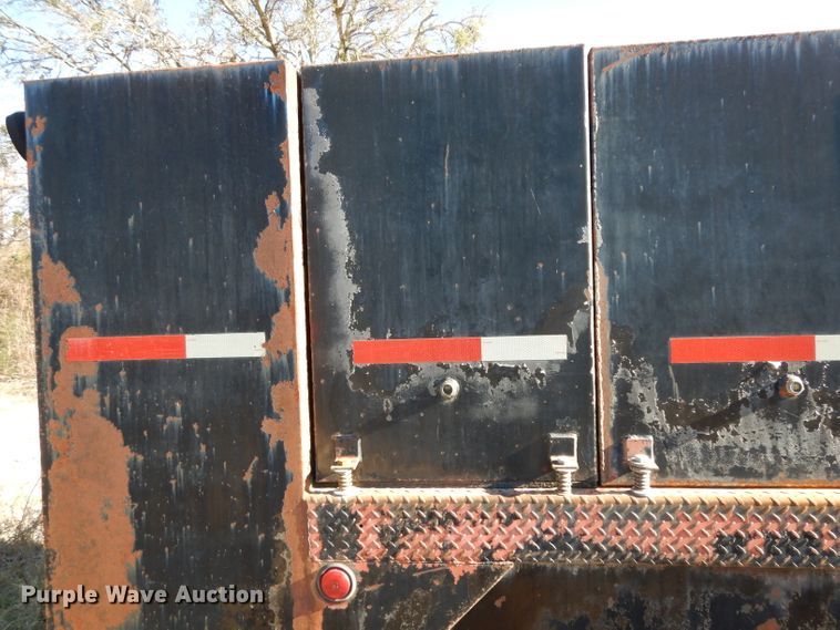 image for item DF2598 1989 Mack R690ST service truck