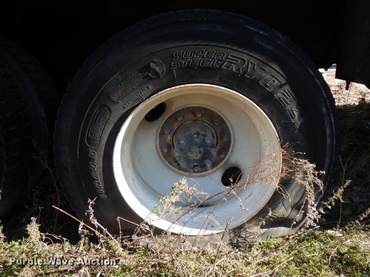 image for item DF2598 1989 Mack R690ST service truck