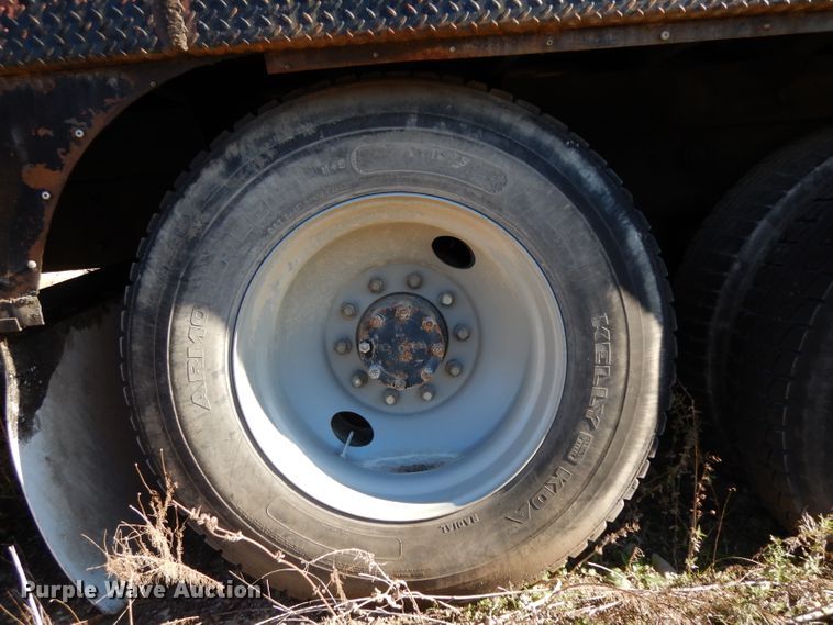 image for item DF2598 1989 Mack R690ST service truck