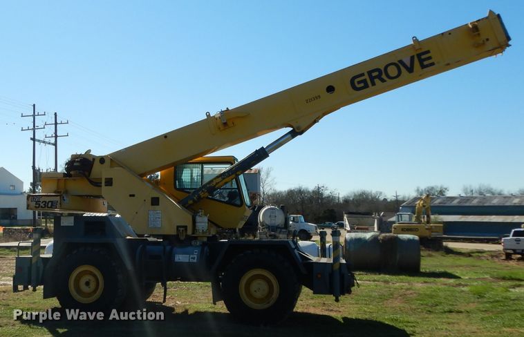 image for item DF2599 2000 Grove RT530E crane
