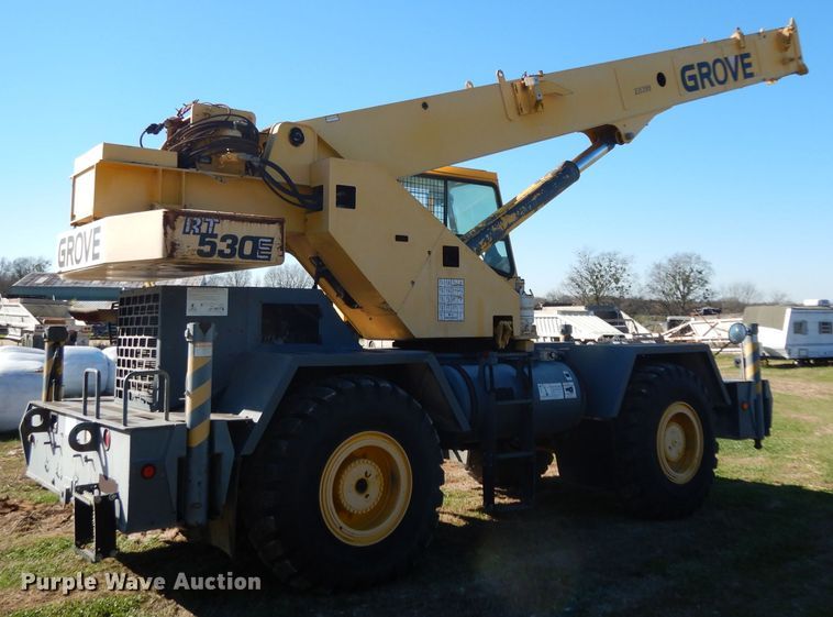 image for item DF2599 2000 Grove RT530E crane