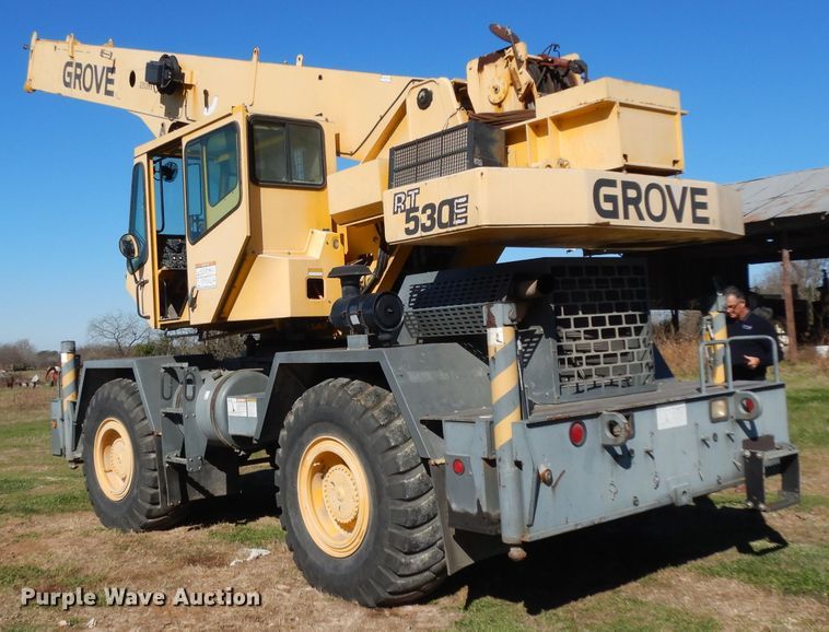 image for item DF2599 2000 Grove RT530E crane