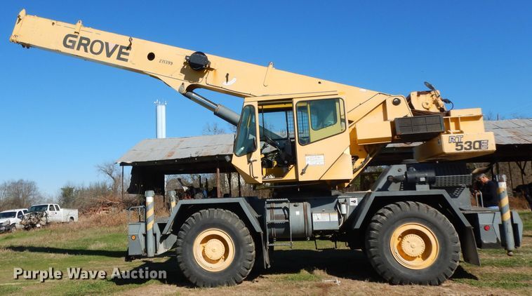 image for item DF2599 2000 Grove RT530E crane