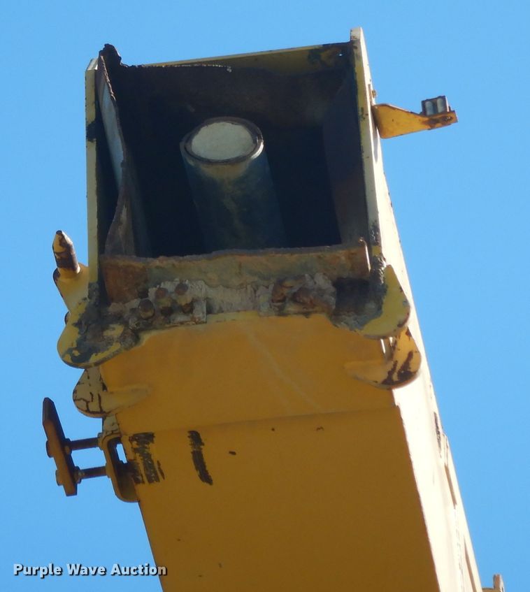 image for item DF2599 2000 Grove RT530E crane