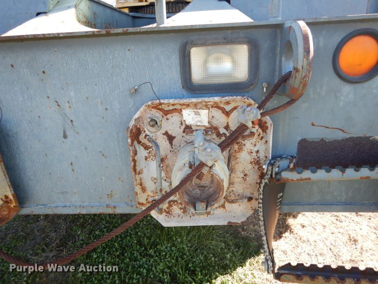 image for item DF2599 2000 Grove RT530E crane