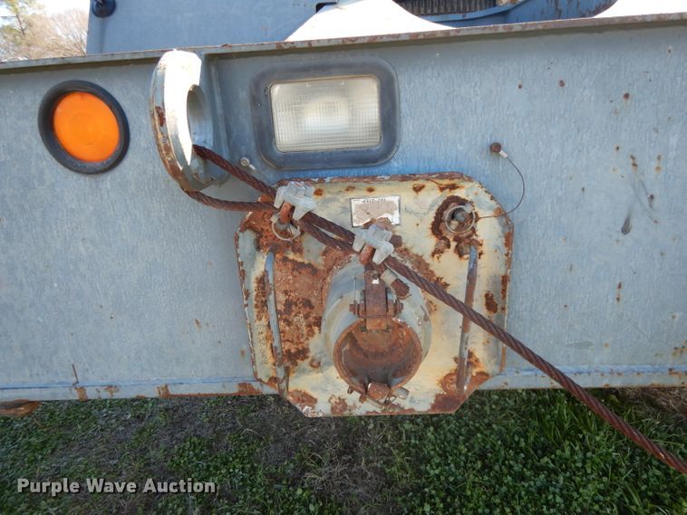 image for item DF2599 2000 Grove RT530E crane