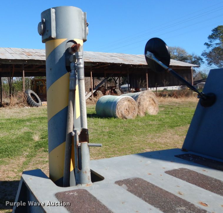 image for item DF2599 2000 Grove RT530E crane