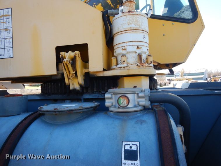 image for item DF2599 2000 Grove RT530E crane