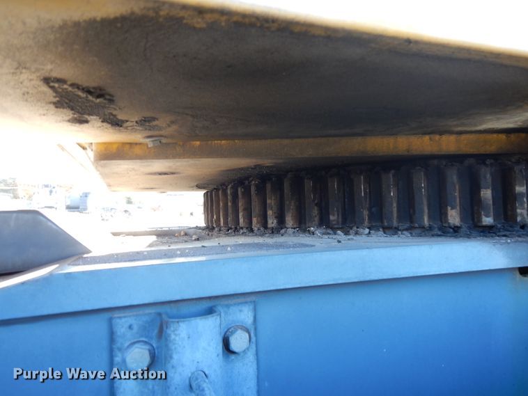 image for item DF2599 2000 Grove RT530E crane