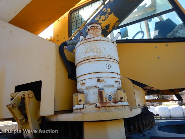 image for item DF2599 2000 Grove RT530E crane