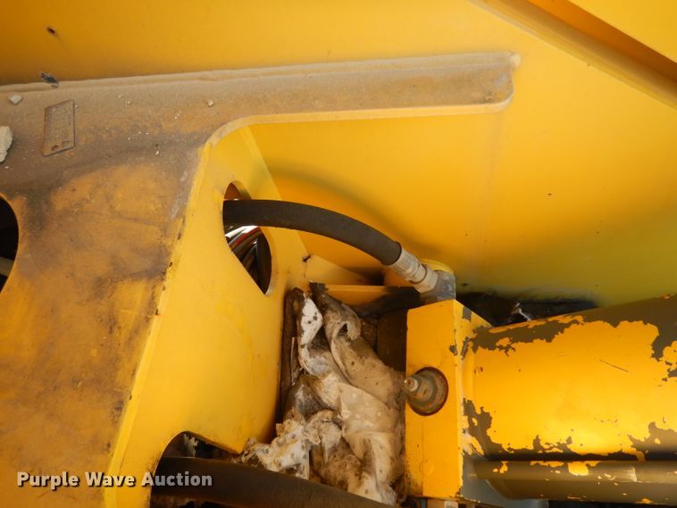 image for item DF2599 2000 Grove RT530E crane