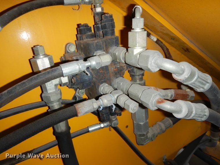 image for item DF2599 2000 Grove RT530E crane