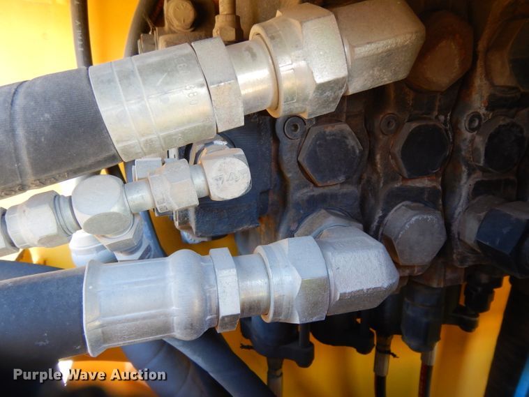 image for item DF2599 2000 Grove RT530E crane