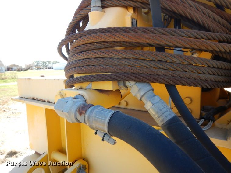 image for item DF2599 2000 Grove RT530E crane