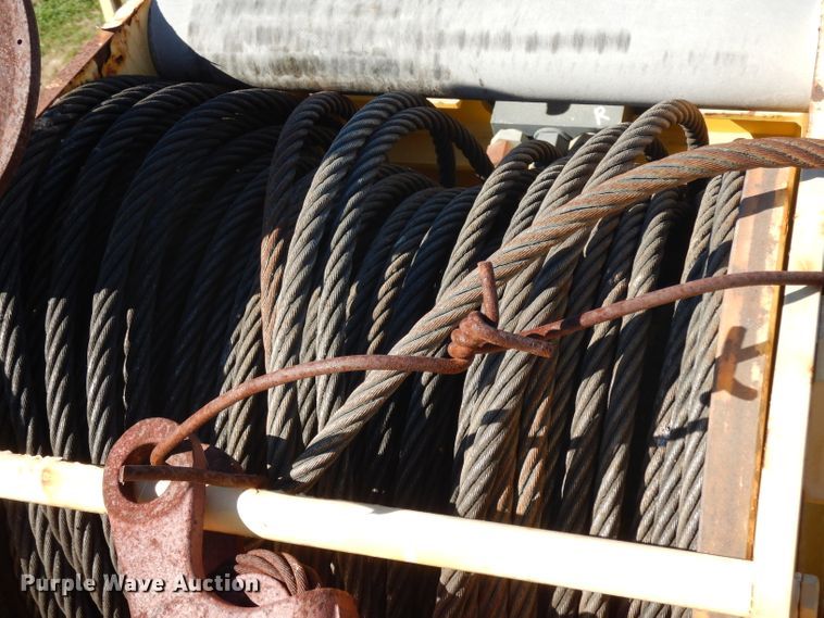 image for item DF2599 2000 Grove RT530E crane