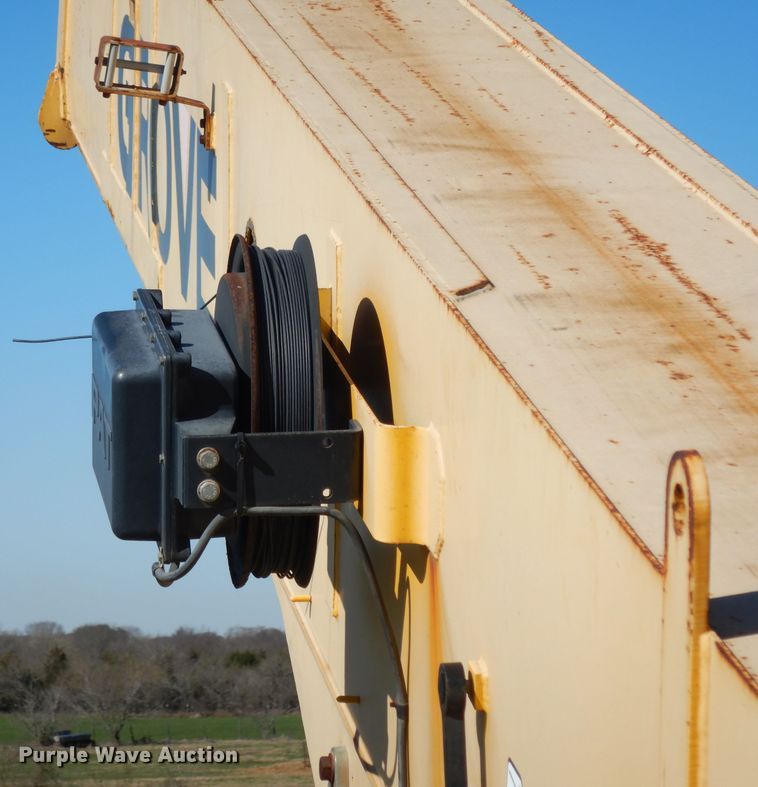 image for item DF2599 2000 Grove RT530E crane