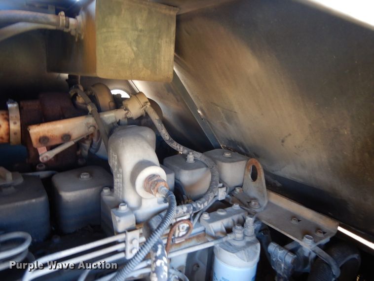 image for item DF2599 2000 Grove RT530E crane