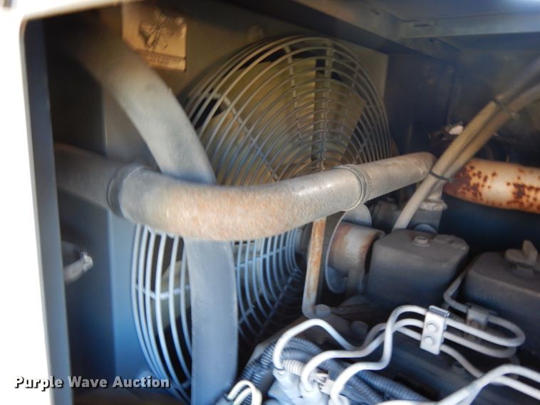 image for item DF2599 2000 Grove RT530E crane