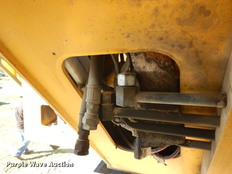 image for item DF2599 2000 Grove RT530E crane