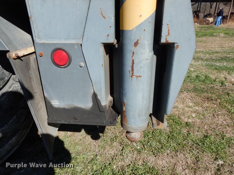 image for item DF2599 2000 Grove RT530E crane