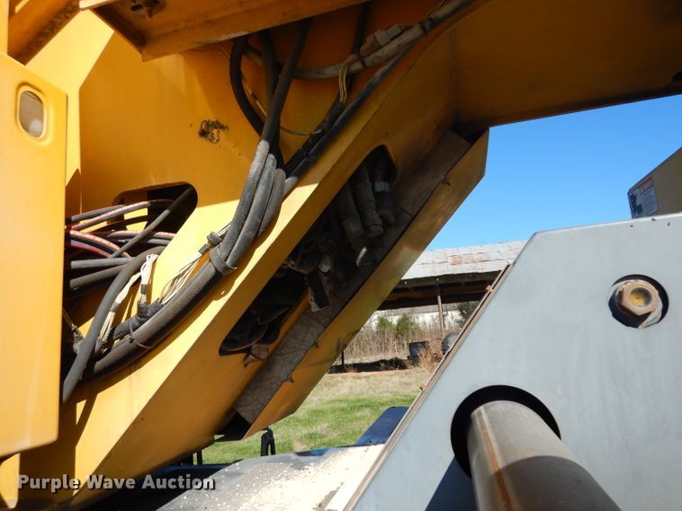 image for item DF2599 2000 Grove RT530E crane