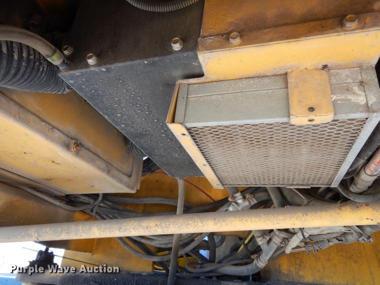 image for item DF2599 2000 Grove RT530E crane